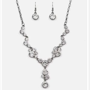 5 Star Starlet Necklace and Earrings